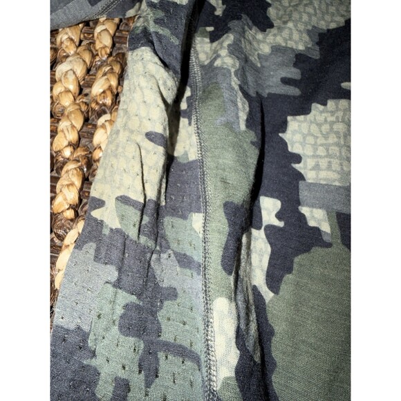 KUIU ULTRA Merino Wool 120 LT Long Sleeve Crew-T Shirt - Picture 5 of 7